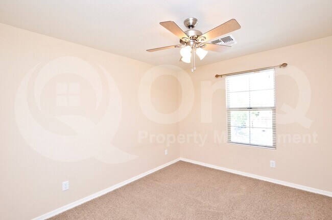 Building Photo - 5431 W Fetlock Trail
