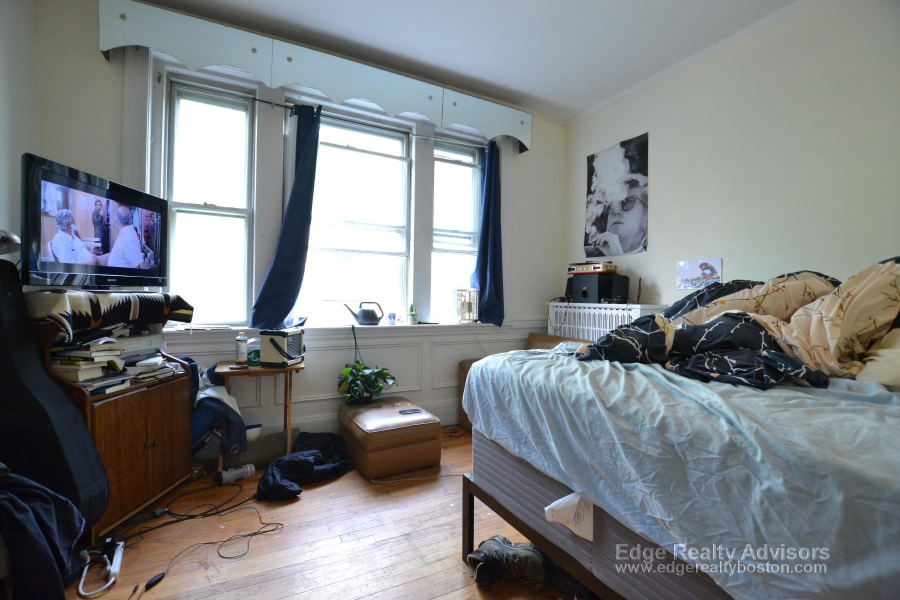 Building Photo - 129 Chiswick Rd