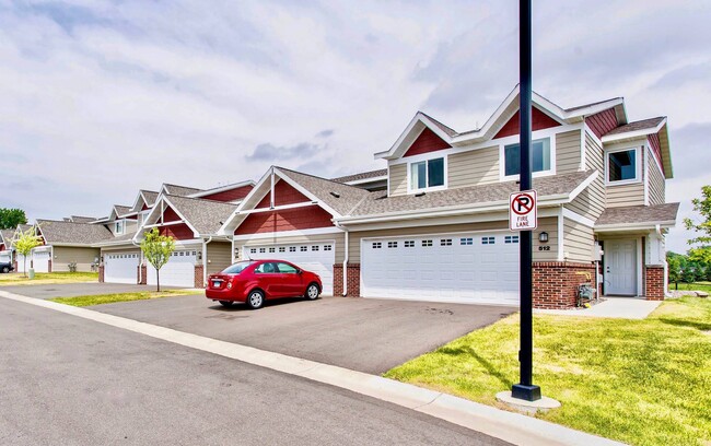 Building Photo - Medina Townhomes