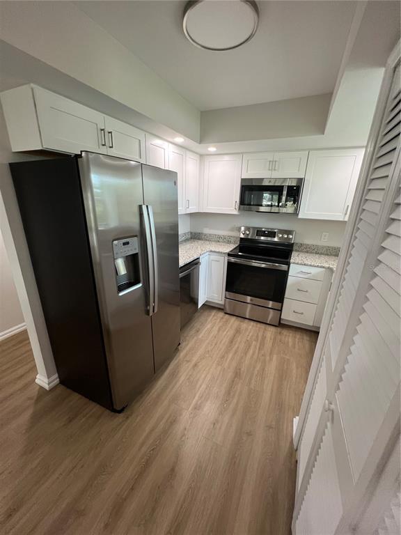 Building Photo - 14459 River Beach Dr