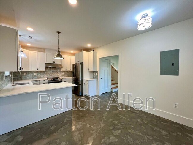 Building Photo - 21 Toxaway St