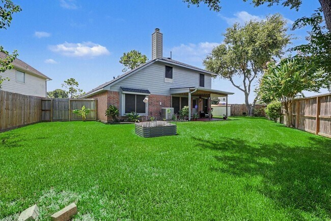 Building Photo - 1150 Andover Dr