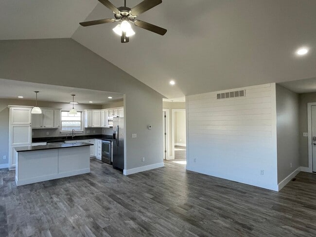 Building Photo - Built in 2020! 3 Bed 2 Bath w/ FENCE and UF Walk Out Basement