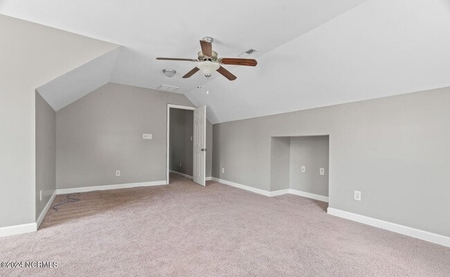 Building Photo - 303 Elk Ct