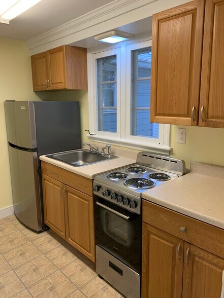 Building Photo - 1471 Point Way