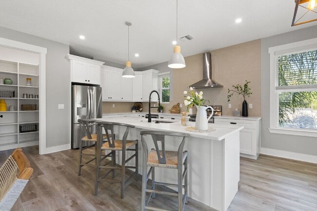 Building Photo - Charming Tampa Rental - Perfectly Located ...