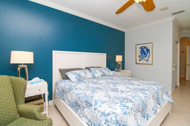 Building Photo - ** 2 PLUS DEN\2 BATH CONDO IN BARBADOS AT ...