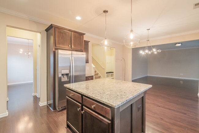 Building Photo - Spacious 4 Bedroom, 3.5 Bath Home for Rent in Pineville!