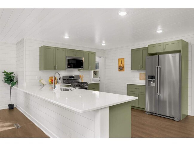 Building Photo - 15240 Kangaroo St NW