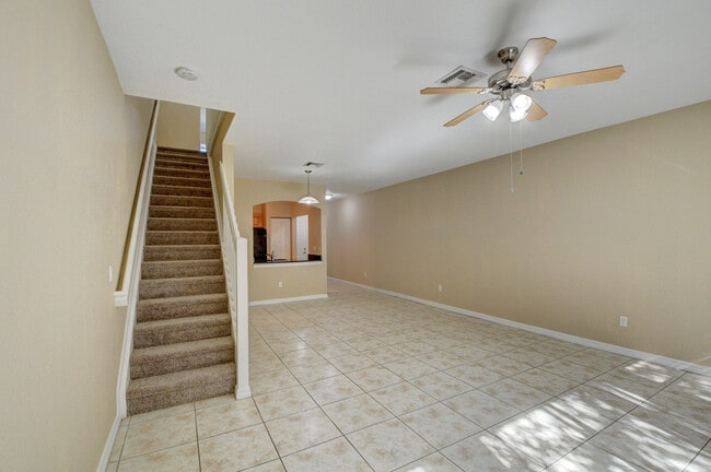 Building Photo - 121 Hemingway Ct