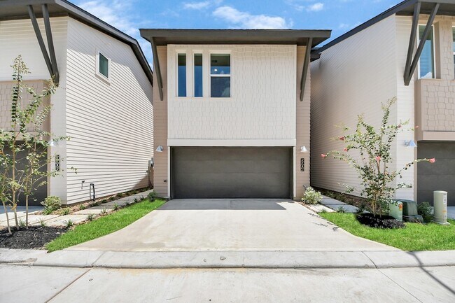 Building Photo - 5903 Urban Pnes St