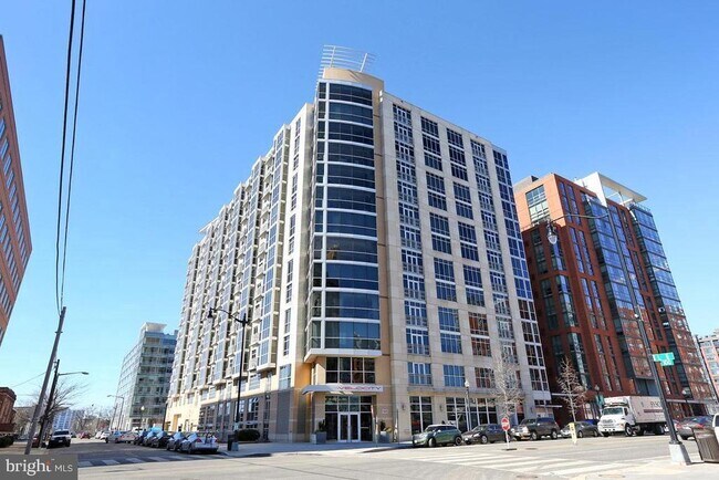 Building Photo - 1025 1st St SE