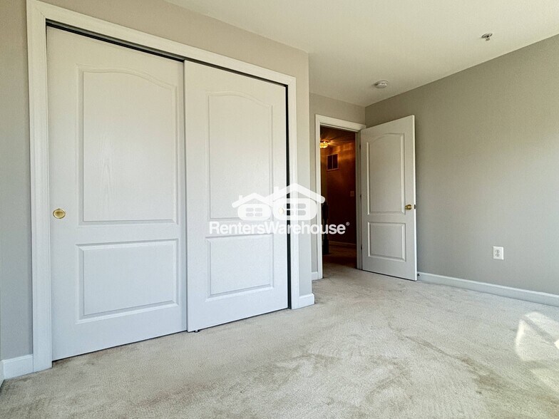 Building Photo - 3511 Carriage Walk Ln