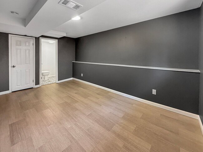 Building Photo - $0 DEPOSIT OPTION. CHARMING 4BED/2.5BATH I...