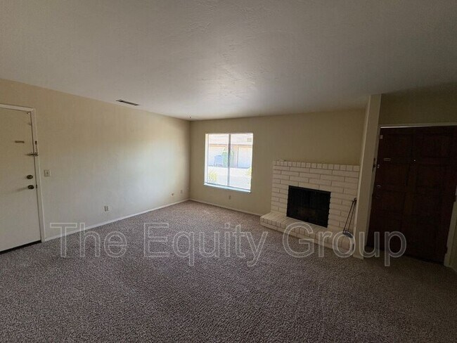 Building Photo - 811 W Arlen Ct