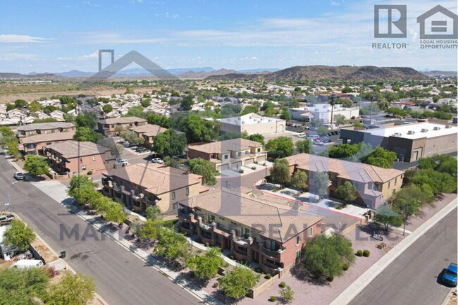 Building Photo - 3Bed/2.5Bath Condo at 35th Ave/Deer Valley...