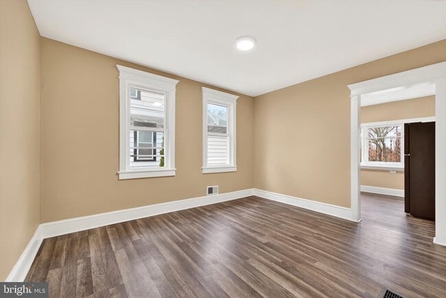 Building Photo - 541 Engard Ave