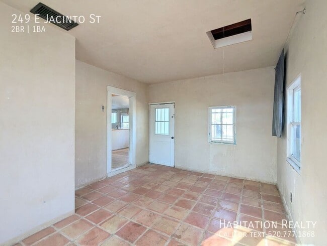 Building Photo - 249 E Jacinto St