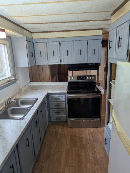 Building Photo - 10553 Waller Rd