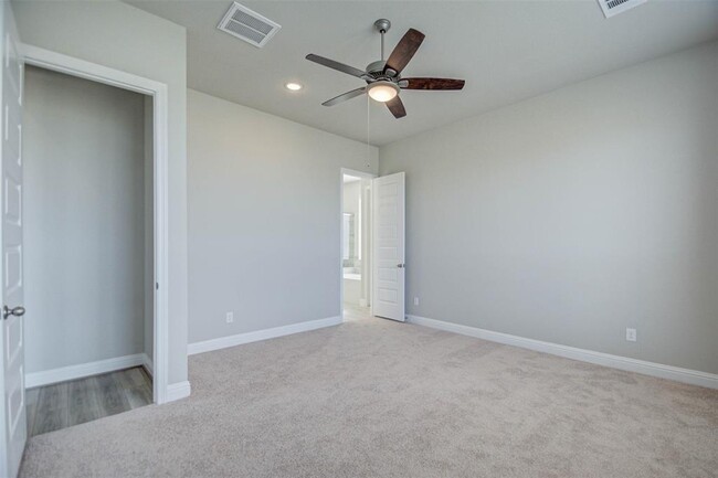 Building Photo - 6015 Marsh Lk Ct