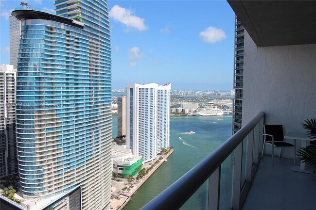 Building Photo - 485 Brickell Ave