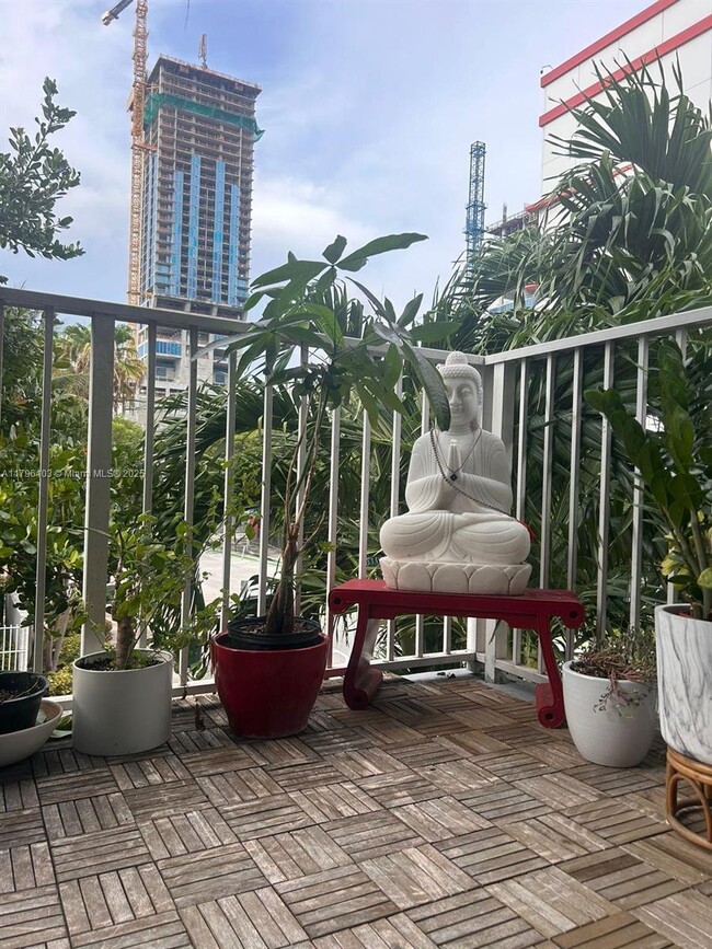 Building Photo - 800 N Miami Ave
