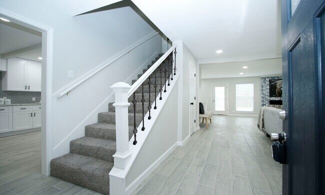 Building Photo - 25607 Pecan Valley Cir