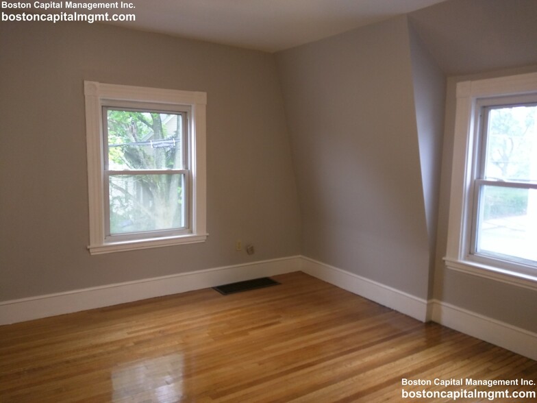 Building Photo - 30 Touro Ave