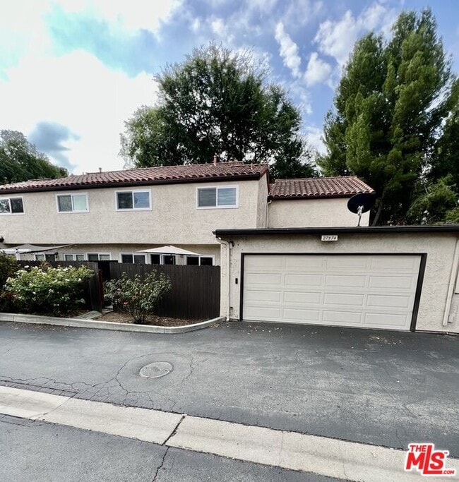 Building Photo - 27574 Rondell St