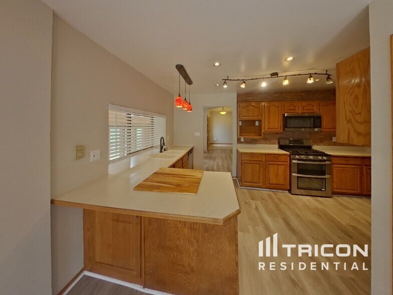 Building Photo - 820 Woodmoor Dr