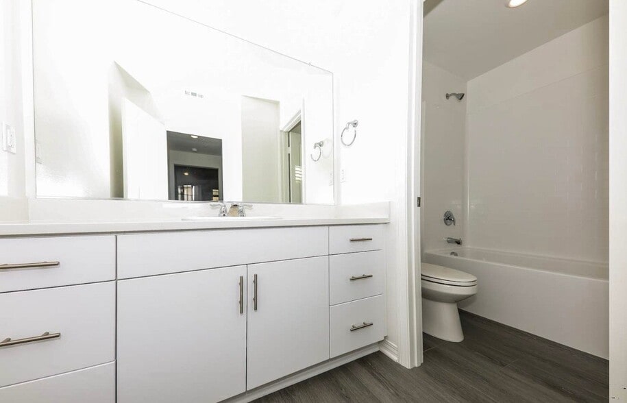 Building Photo - 2444 Gunner Ridge Way