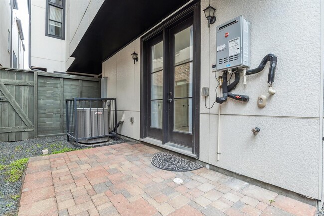 Building Photo - 3917 Gramercy St