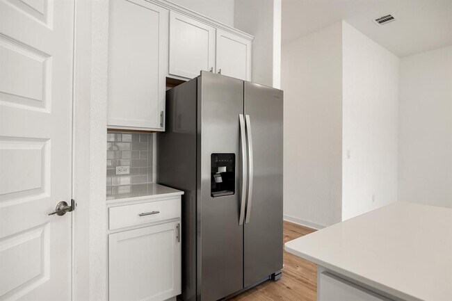 Building Photo - 904 Balsora Cv