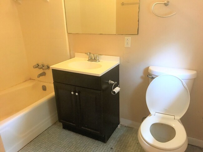 Building Photo - 118 Sandy Way
