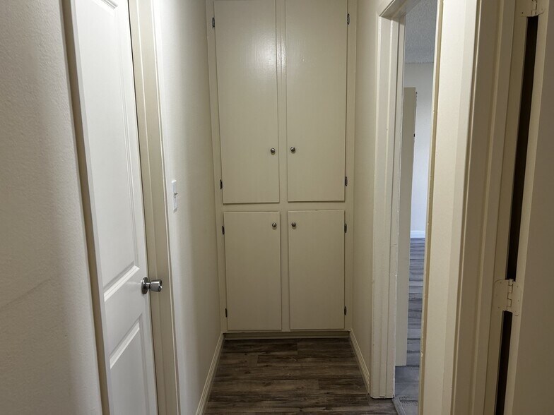 LINEN CLOSET - 1505 Del Amo Blvd