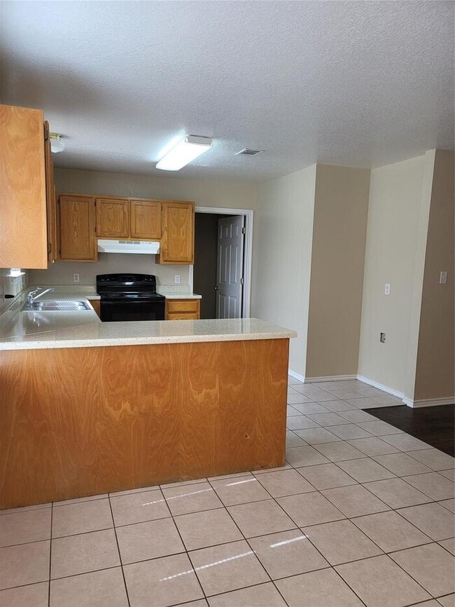 Building Photo - Spacious 3-2-2 in Granbury ...Coming soon.