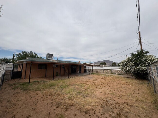 Building Photo - HOME FOR RENT IN NORTHEAST EL PASO
