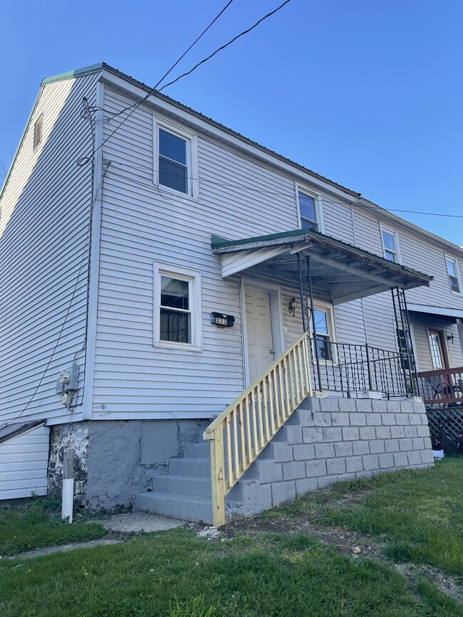 Primary Photo - 333 Chamber St