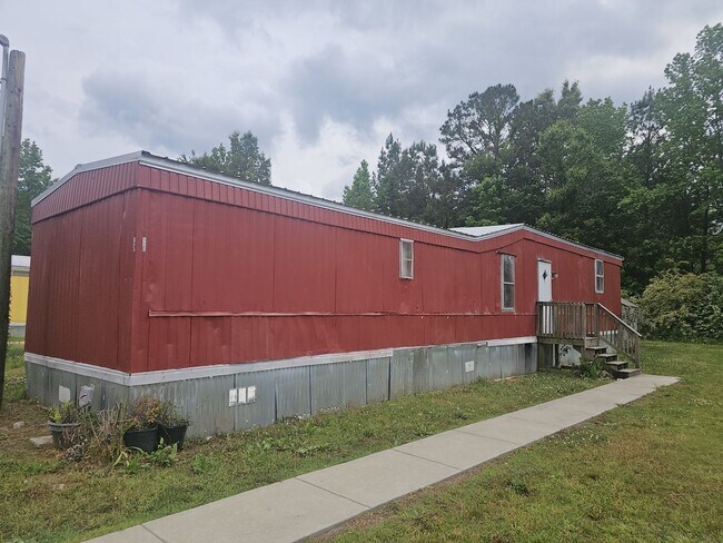 Building Photo - 120 Pital Ln
