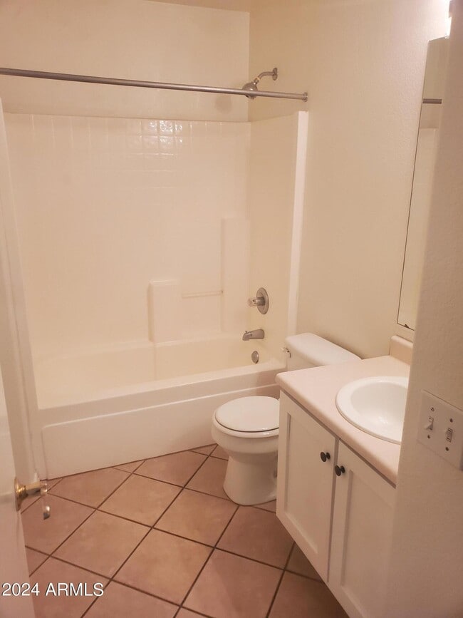 Building Photo - 10518 W Foothill Dr