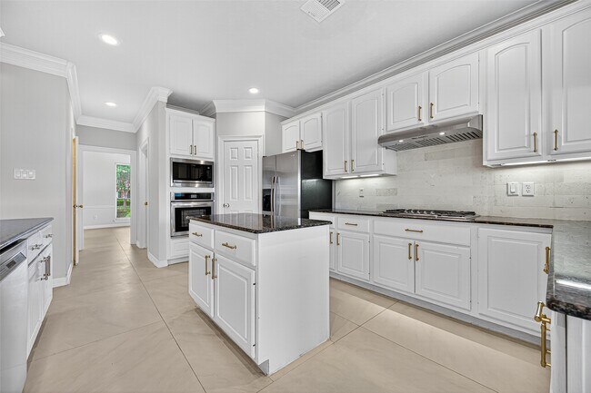 Building Photo - 1902 Sparrows Ridge