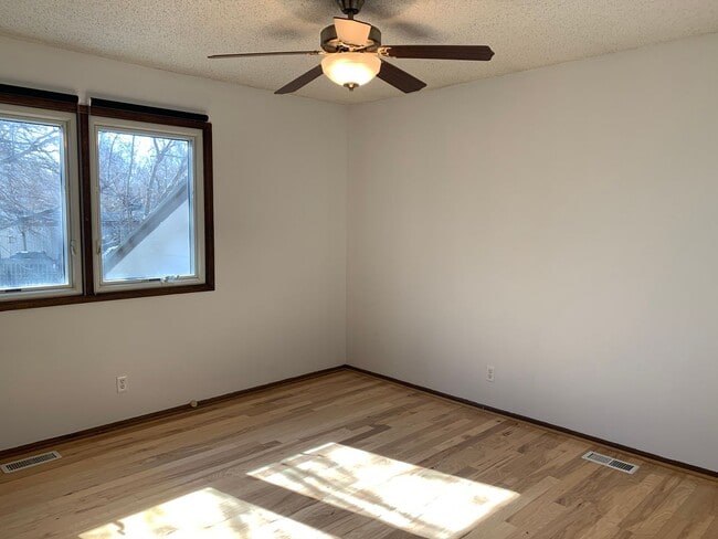 Building Photo - East side home on a Quiet Cul-de-sac