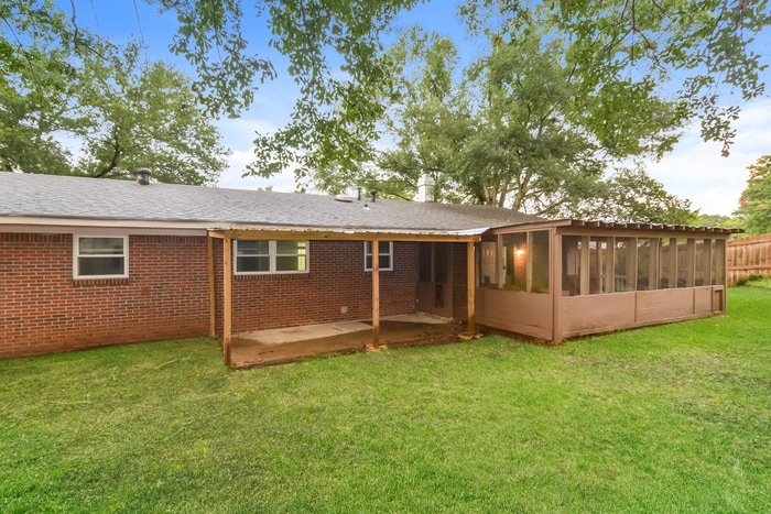 Building Photo - 102 Griffith Ave