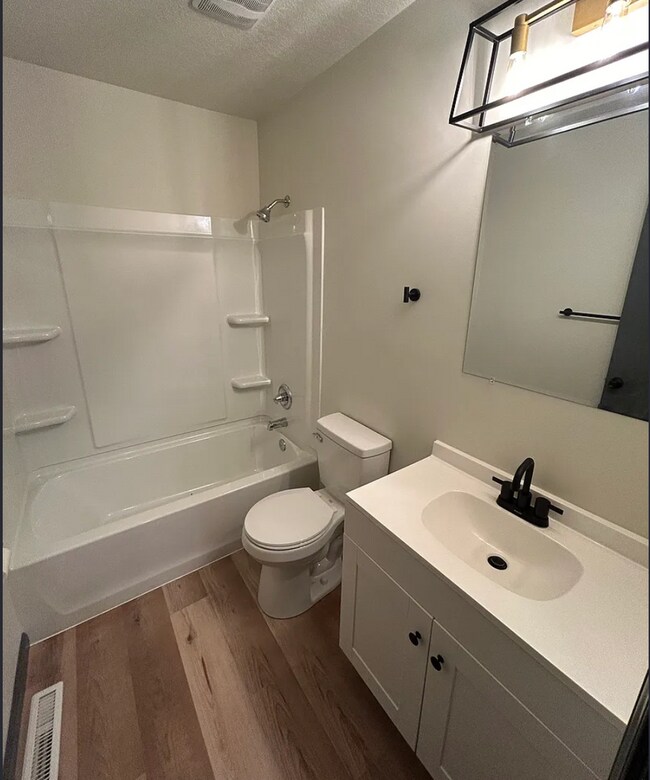 Building Photo - 5310 Divison Duplex