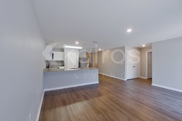 Building Photo - 9810 N Santee Terrace