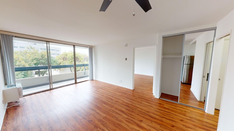 Interior Photo - Wilshire Regency Apts.