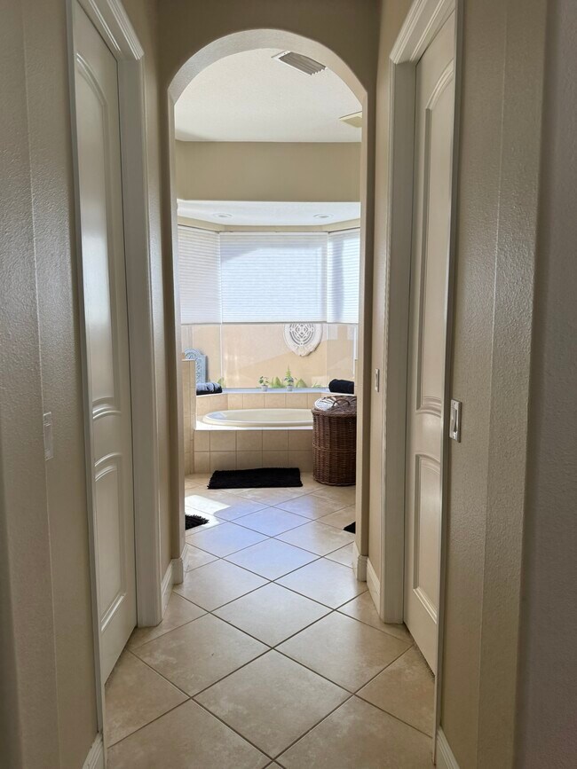 Building Photo - 6802 Dominion Ln