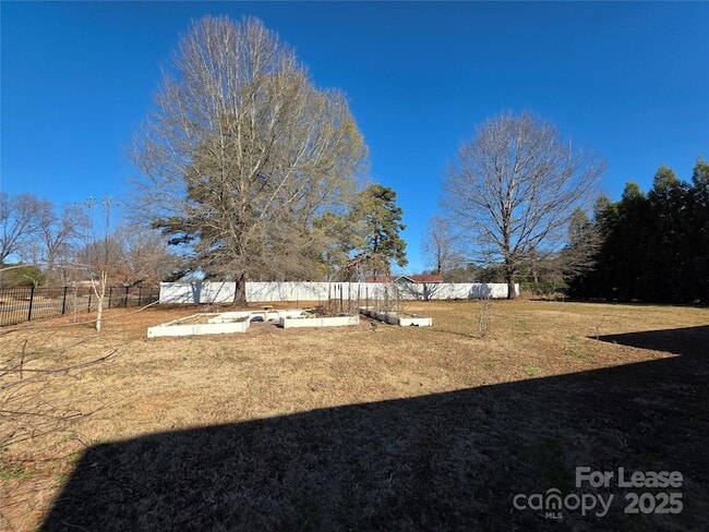 Building Photo - 1682 Lane Rd