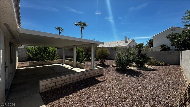 Building Photo - 249 Datura St