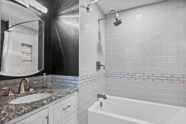 Building Photo - 29374 Glen Oaks Blvd W